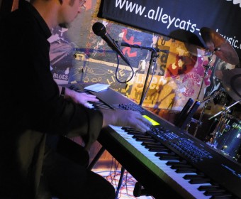 Uwe Hellwich am Keyboard